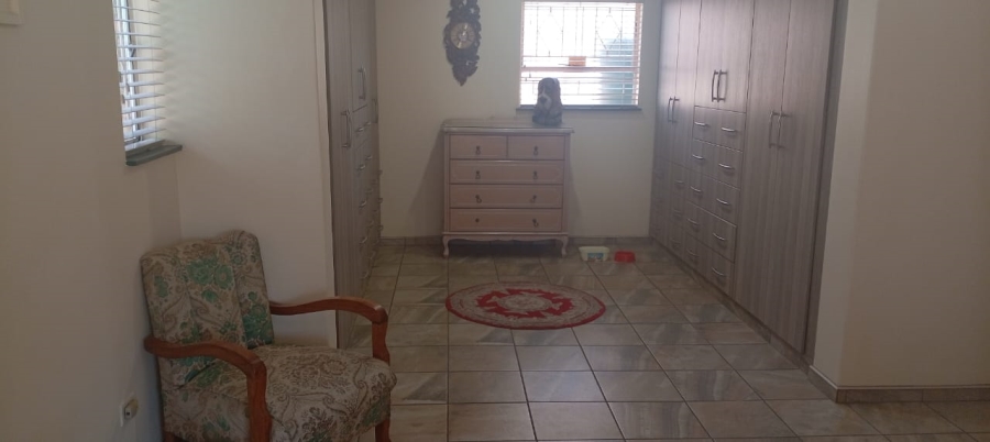 3 Bedroom Property for Sale in Safari Gardens North West